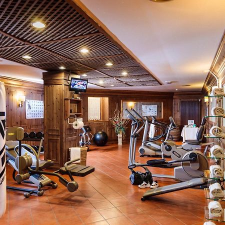 Hotel Alaska Cortina Кортина д'Ампецо Екстериор снимка