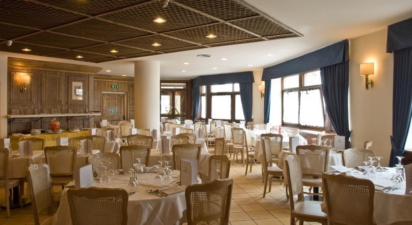 Hotel Alaska Cortina Кортина д'Ампецо Екстериор снимка