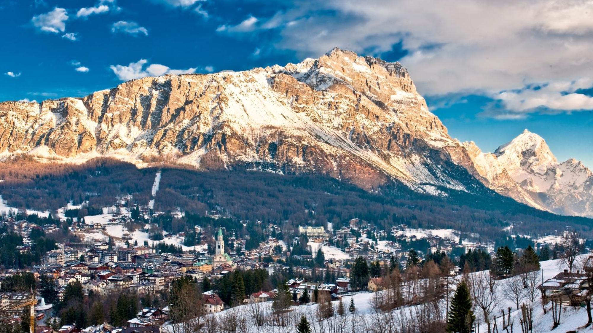 Hotel Alaska Cortina Кортина д'Ампецо Екстериор снимка