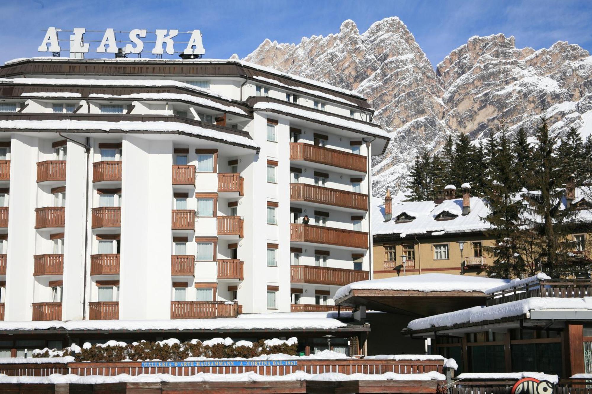 Hotel Alaska Cortina Кортина д'Ампецо Екстериор снимка